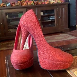 Dorothy Red Rudy Pumps